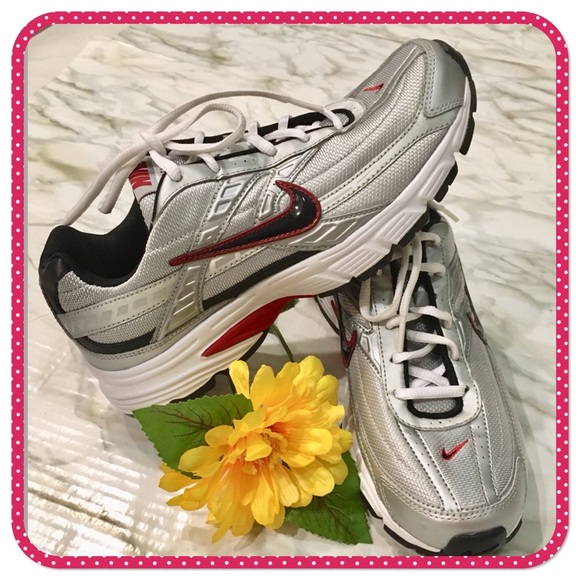 💝  NIKE 💝 Athletic shoes size 9 - Picture 1 of 6